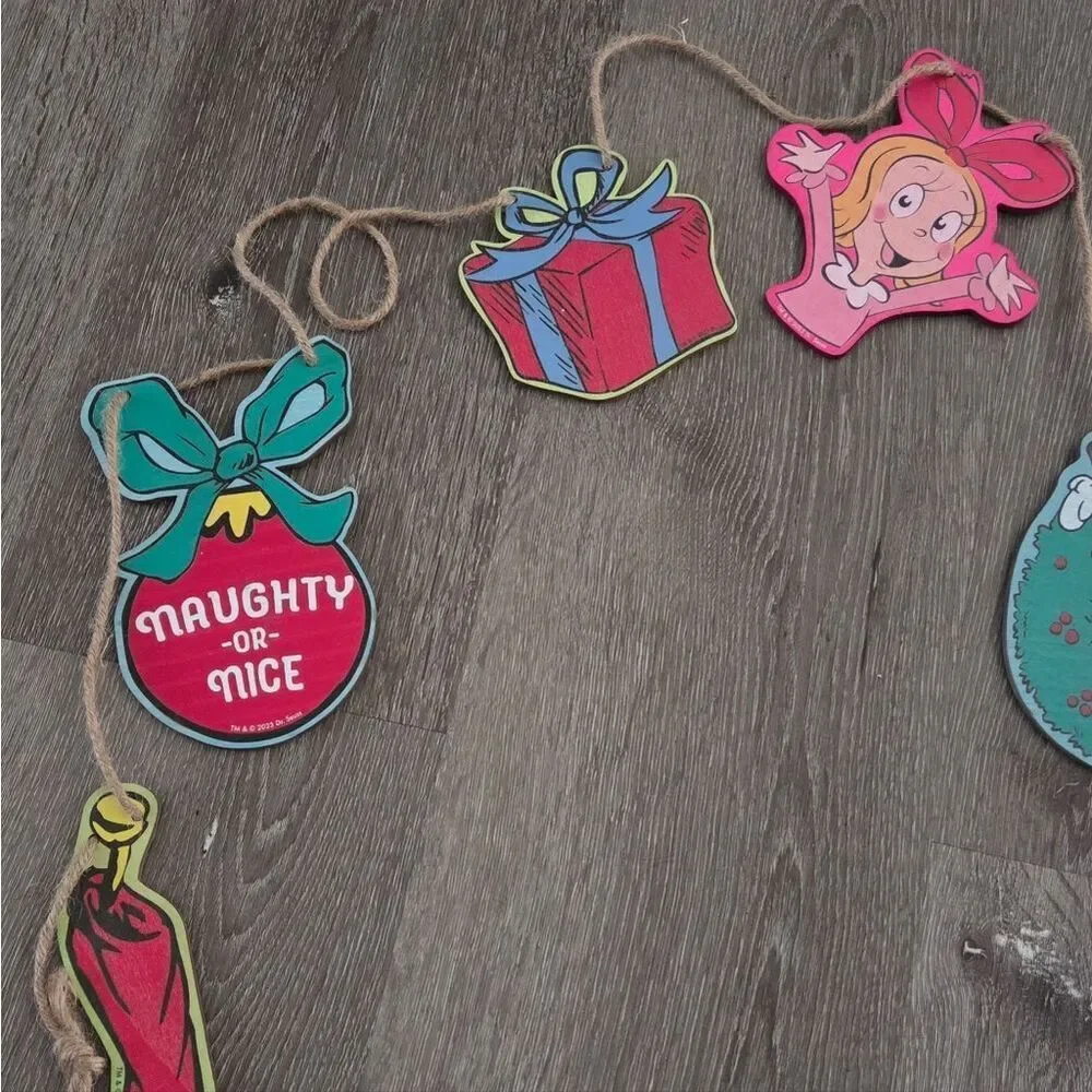 Dr. Seuss The Grinch Who Stole Christmas Wall Garland